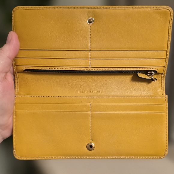 Marc Jacobs Mustard Yellow Leather Wallet - Picture 5 of 9